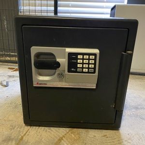 Home Fire / Security Safe Local sale only ( Cape Coral , FL , 33993 ) SOLD !!